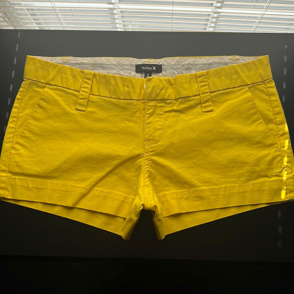 Hurley short